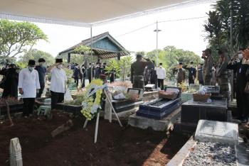 Sekdaprov Fahrizal Lepas Jenazah Karo Otda Zulfikar, Sosok Pekerja Keras yang Berkontribusi bagi Pembangunan Lampung